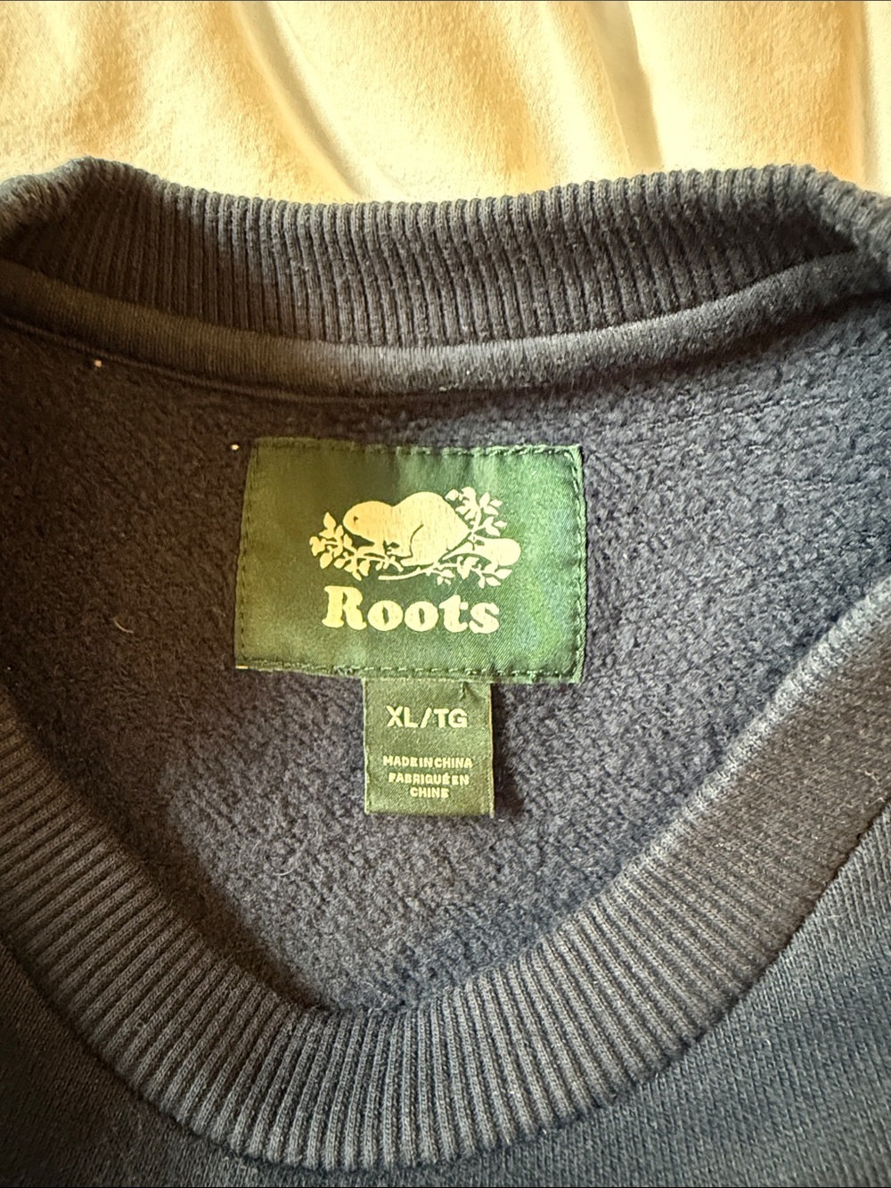 Roots University of Toronto Navy Crewneck Sweatshirt with Red Maple Logo Canada - Picture 2 of 6